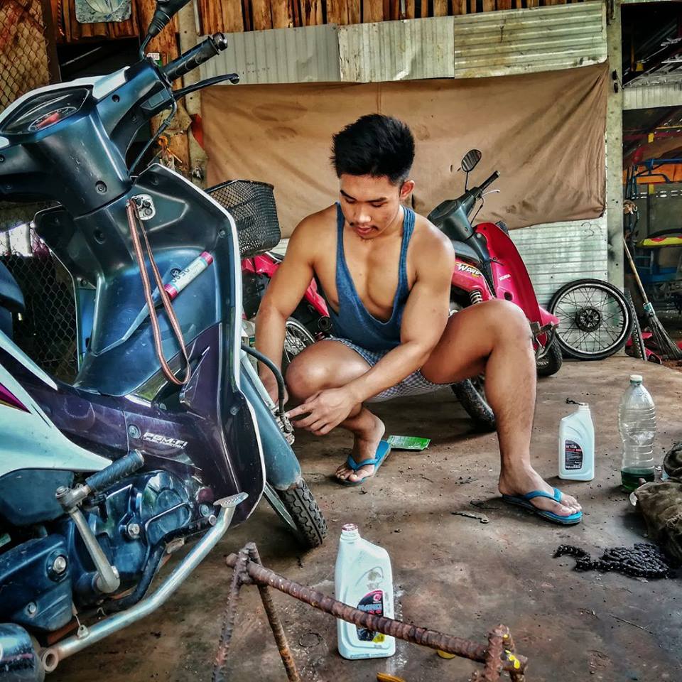 หนุ่มเข้มหล่อบ้านๆ แสบทรวง 001
