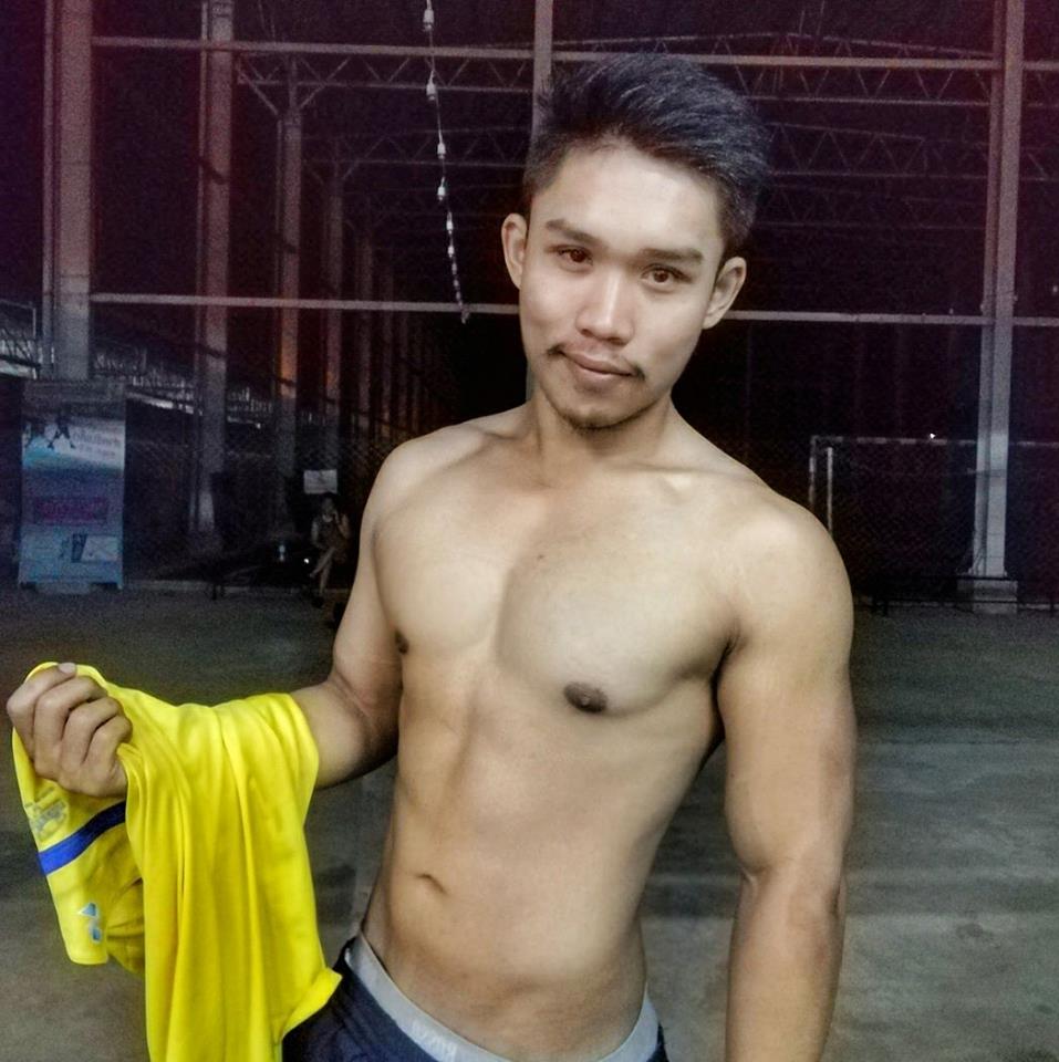 หนุ่มเข้มหล่อบ้านๆ แสบทรวง 001