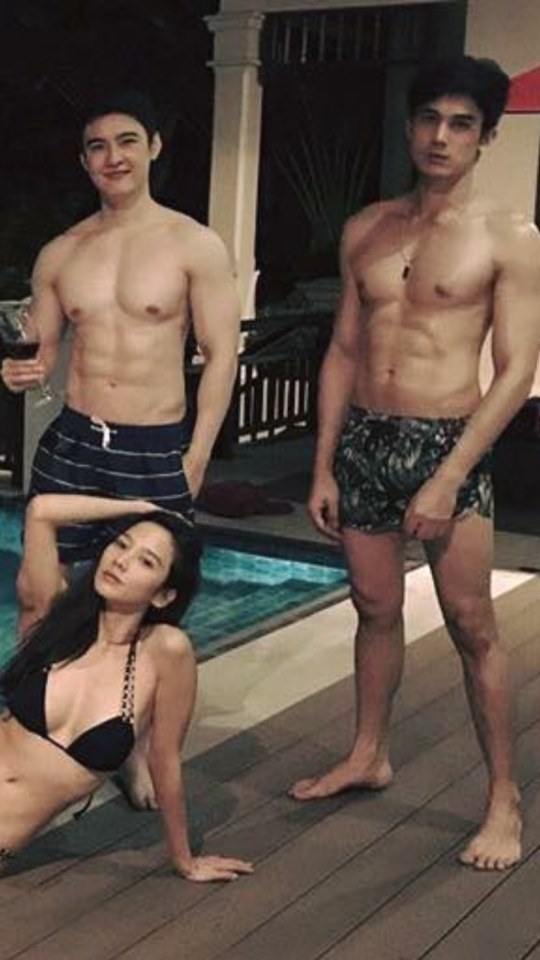 เมื่อชีอั้ม ว่ายน้ำในสระ