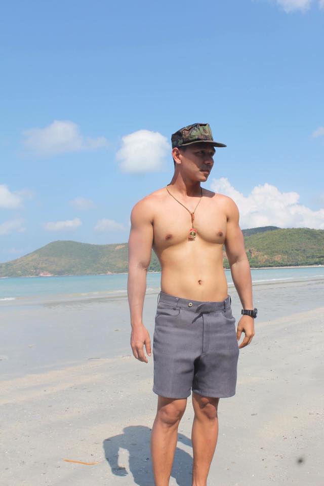 หนุ่มเข้มหล่อบ้านๆ แสบทรวง 009