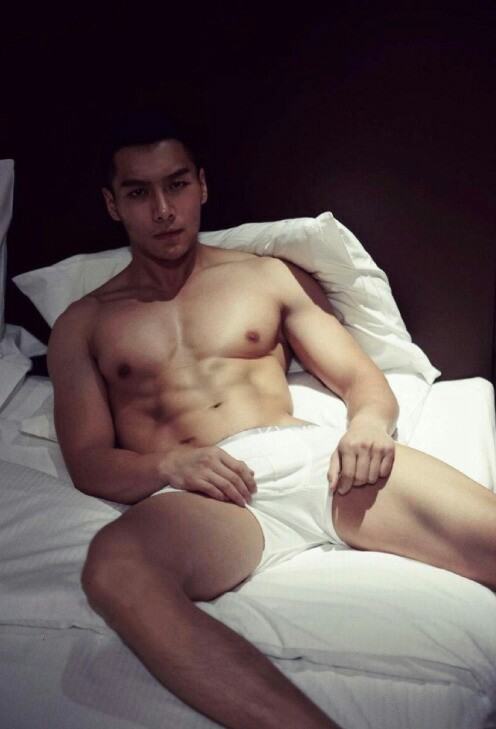 hot male 101 (18+)
