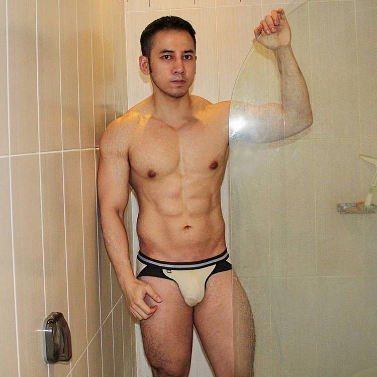 hot male 103 (18+)