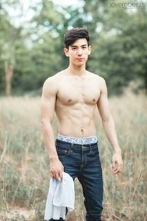 แฟงค์ บ่าวขอนแก่น สุดหล่อ