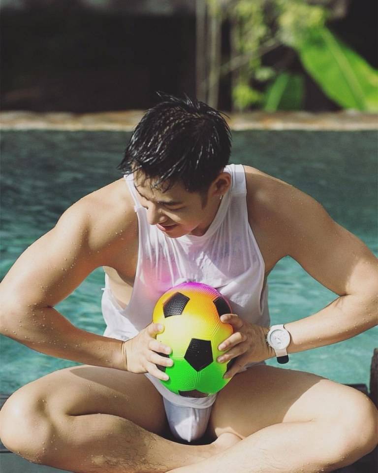 หล่อน่าฟัด