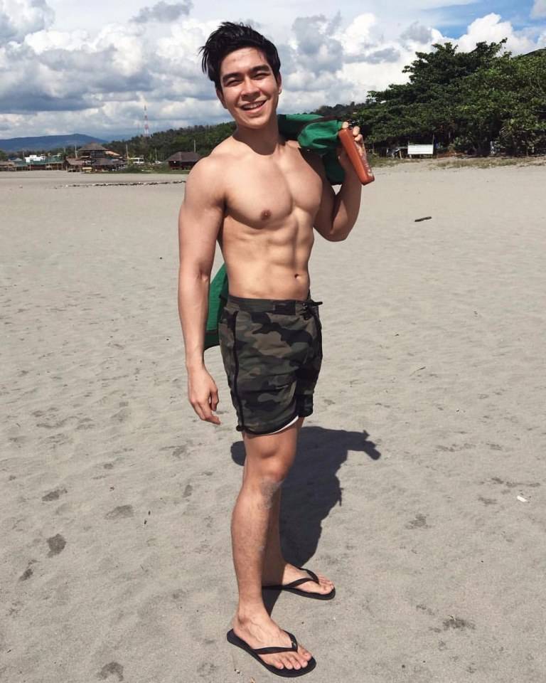 หล่อน่าฟัด
