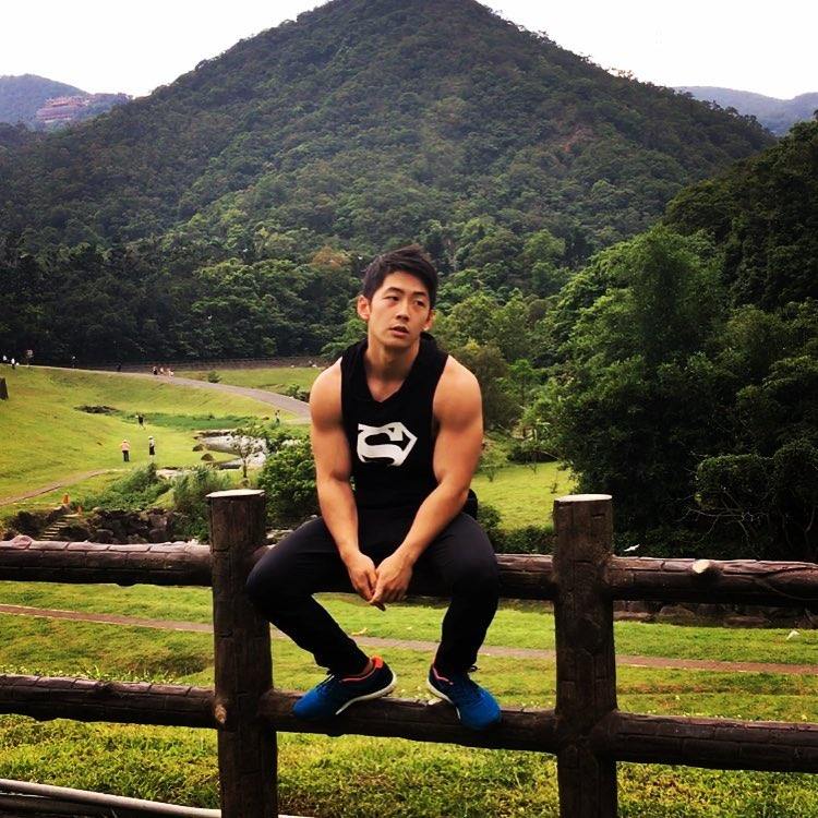 หล่อน่าฟัด