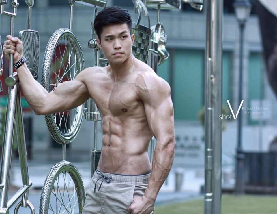 หล่อน่าฟัด