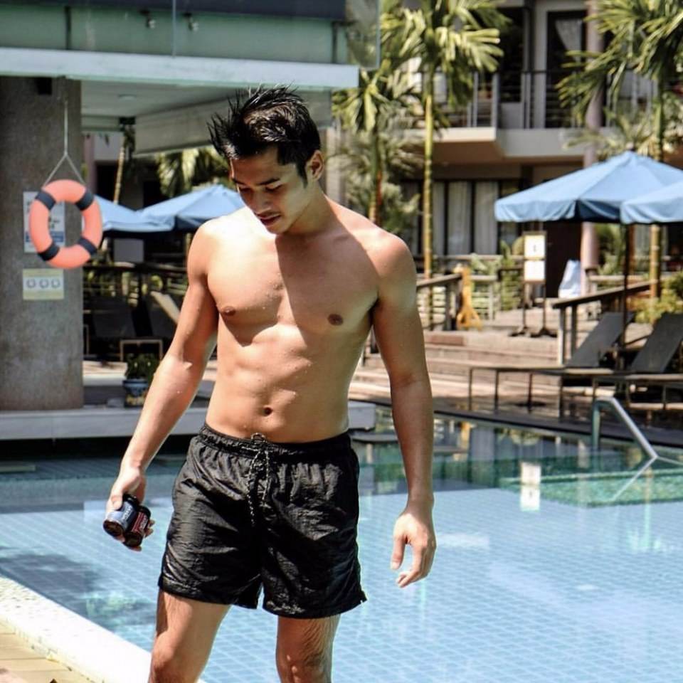 หล่อน่าฟัด