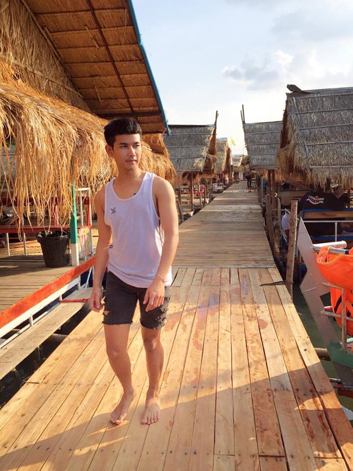 หนุ่มเข้มหล่อบ้านๆ แสบทรวง 013