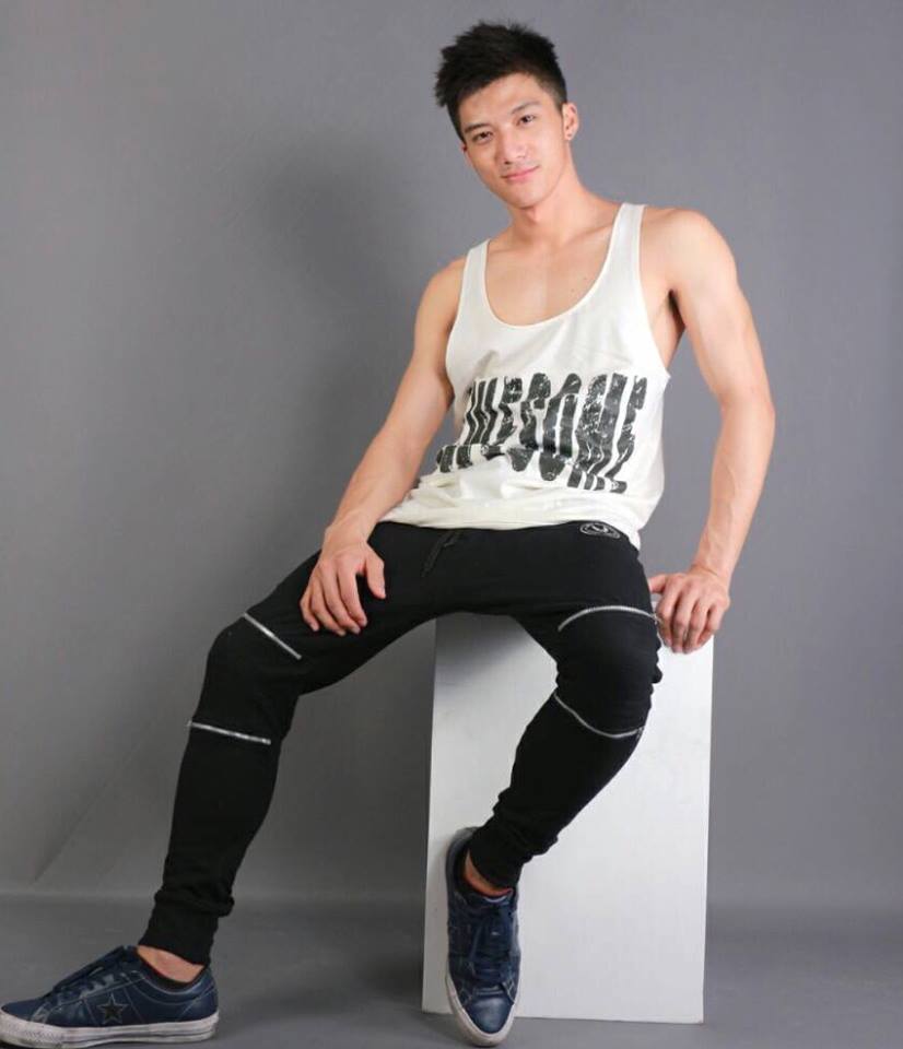 พ่อหนุ่มน้อยอีกสักชุด 1,910