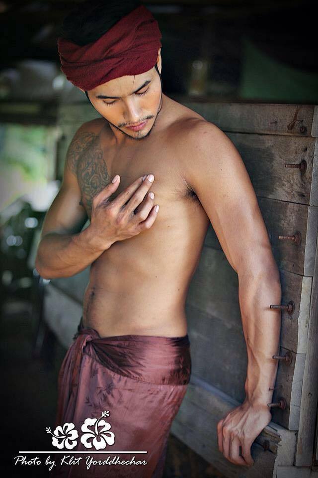 Aof หนุ่มบ้านนา
