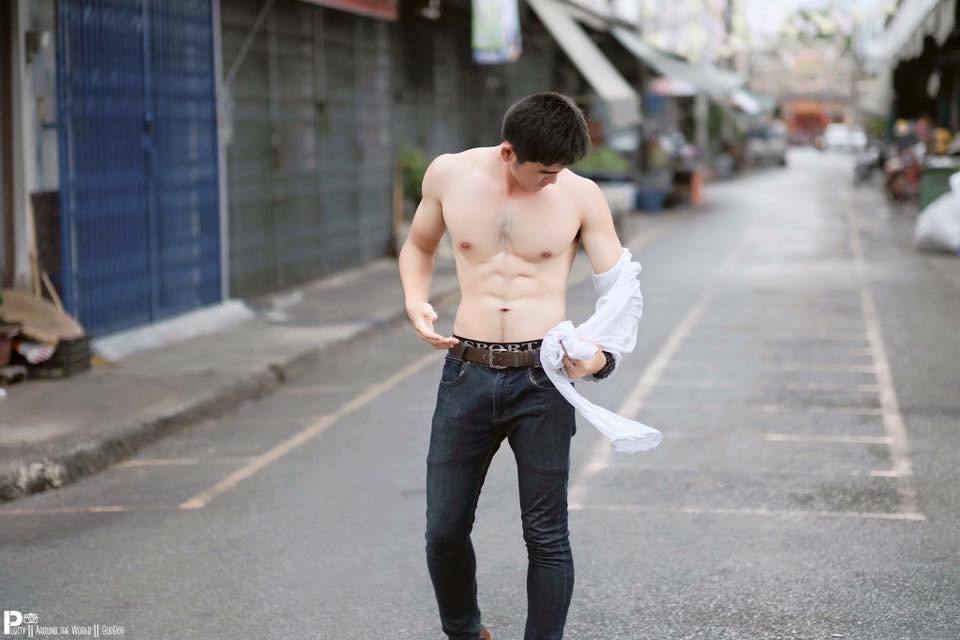 แพ้ความขาว 1,919