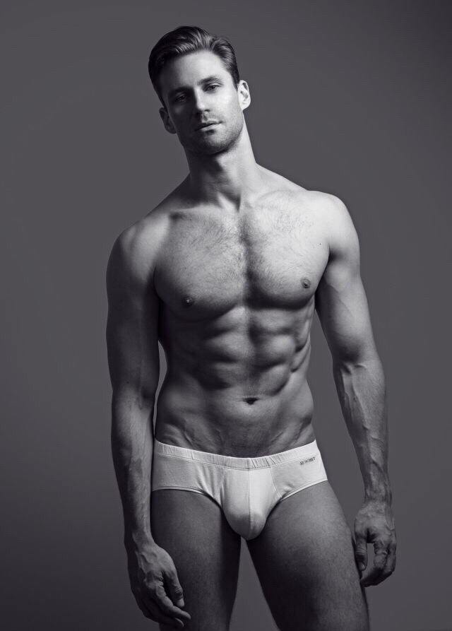 hot male 107 (18+)