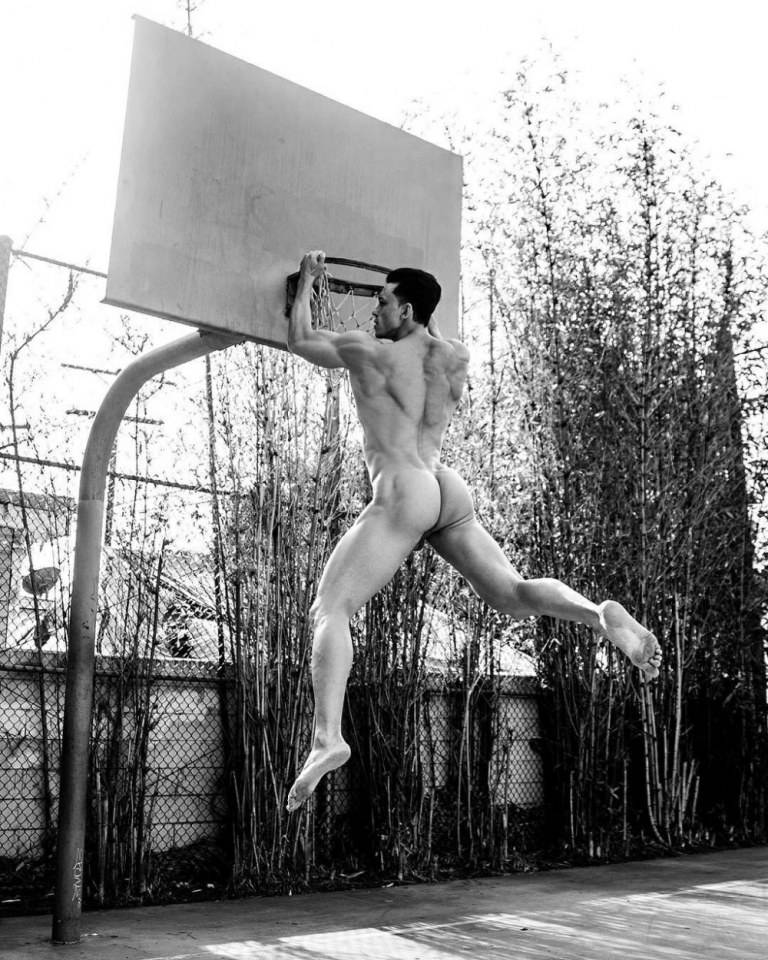 hot male 107 (18+)