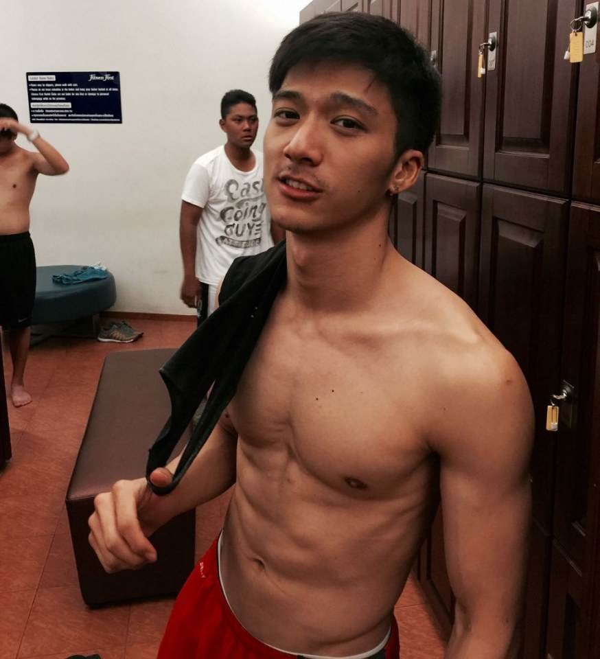ภาพท่อนบนของลำตัวผู้ชายที่ถอดเสื้อ 1,936
