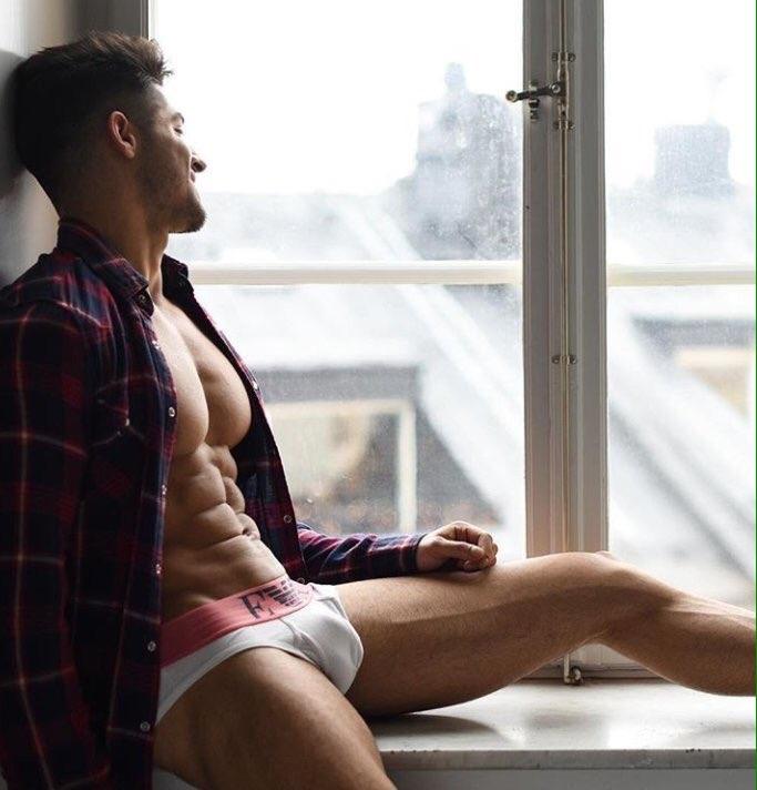 hot male 108 (18+)