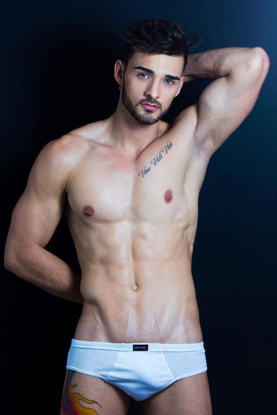 hot male 108 (18+)