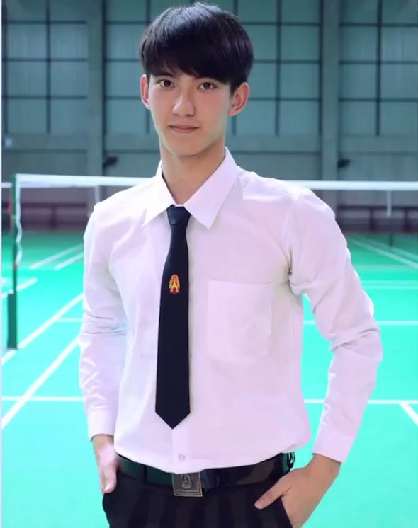 พ่อคุณทูนหัว น่ากินไปทุกส่วน,นักกิฬาไทย.(เฟิร์ส ฉลองรัฐ นอบสำโรง)APOP บันเทิง 34
