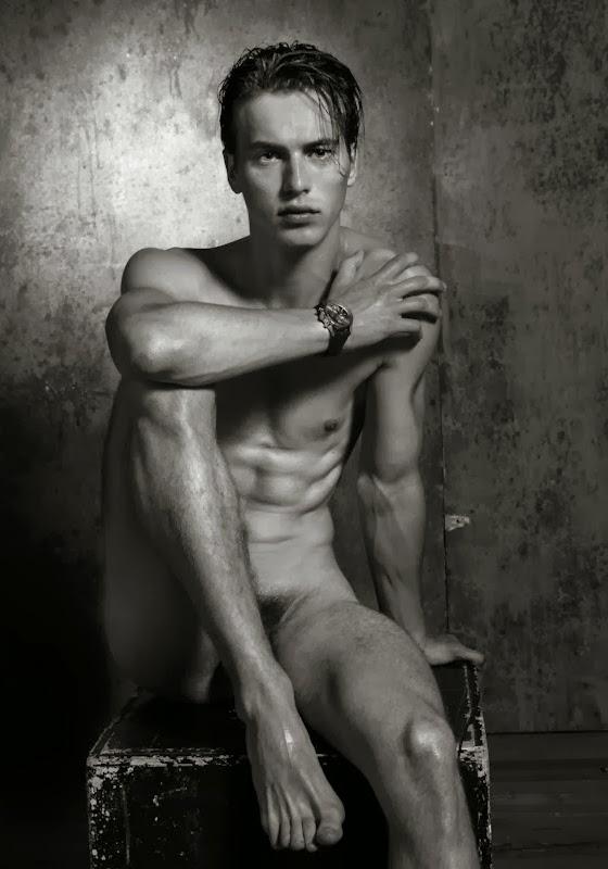 hot male 111 (18+)