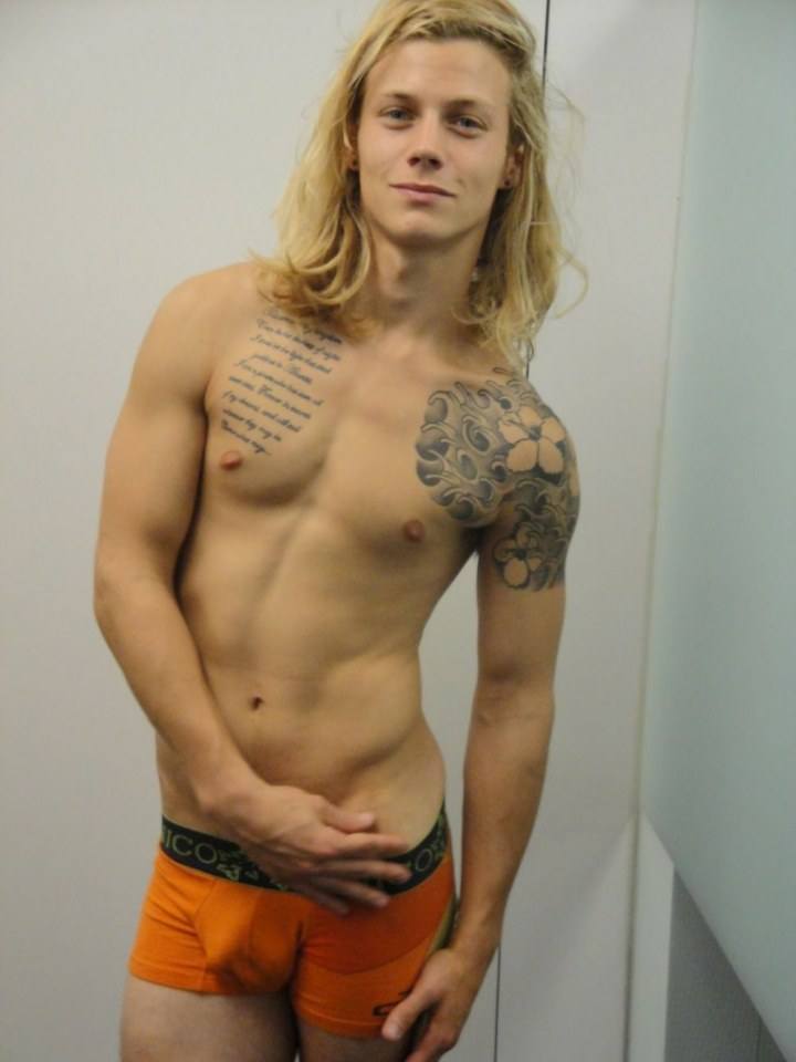 hot male 111 (18+)