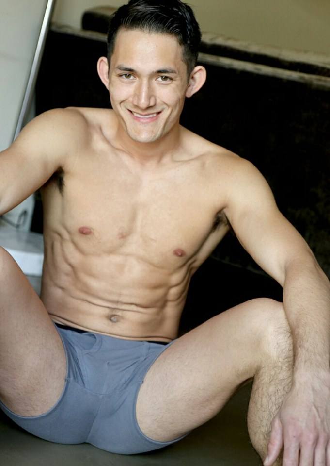 hot male 111 (18+)
