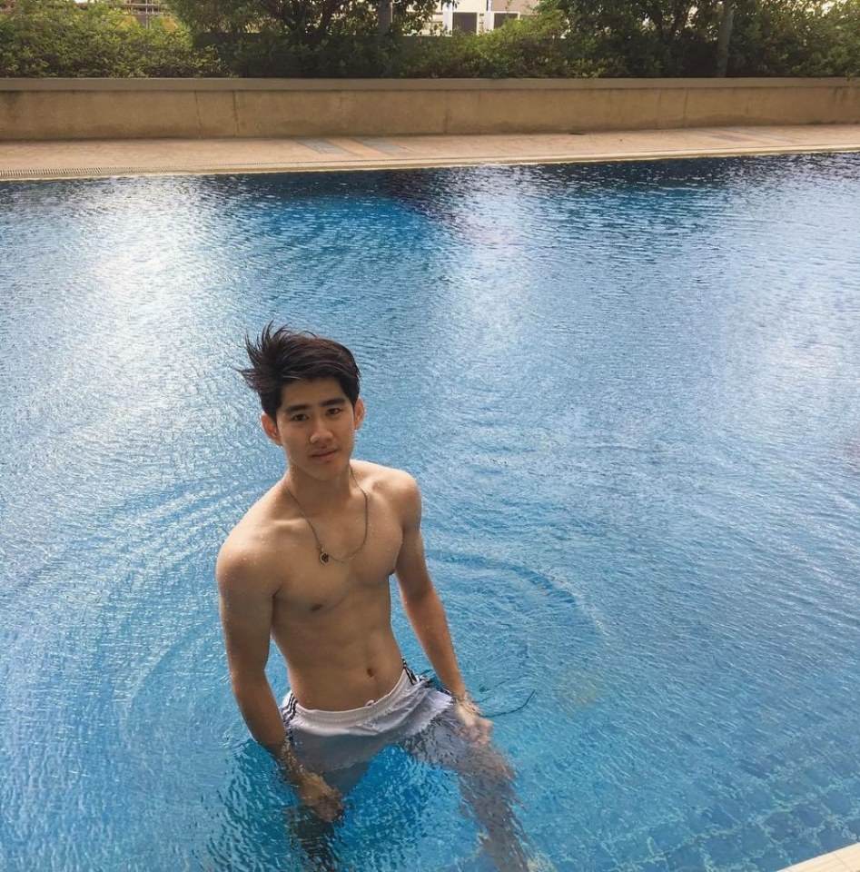 รักหน้าท้อง 1,940