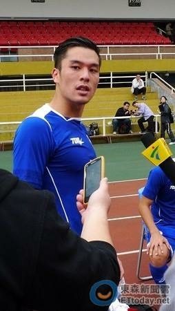 คนนี้เป็นนักบอลจริงหรือถ่ายเล่นๆ อ่ะ หล่อมากเลยนะ 1,946