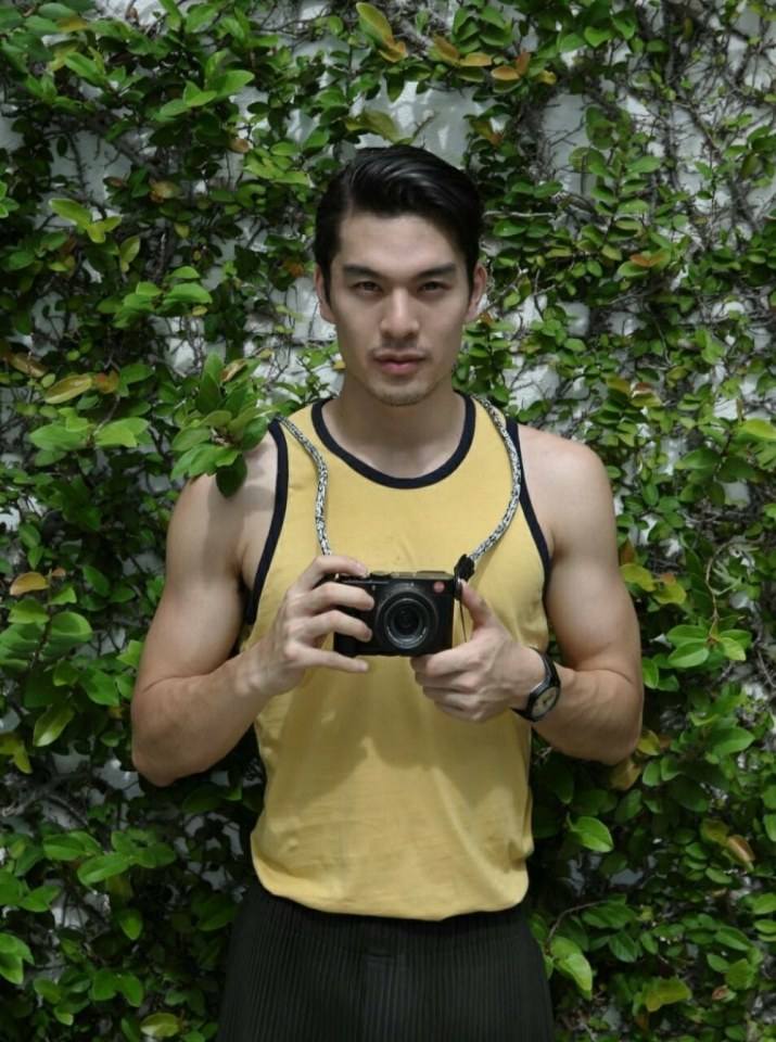 คนนี้เป็นนักบอลจริงหรือถ่ายเล่นๆ อ่ะ หล่อมากเลยนะ 1,946