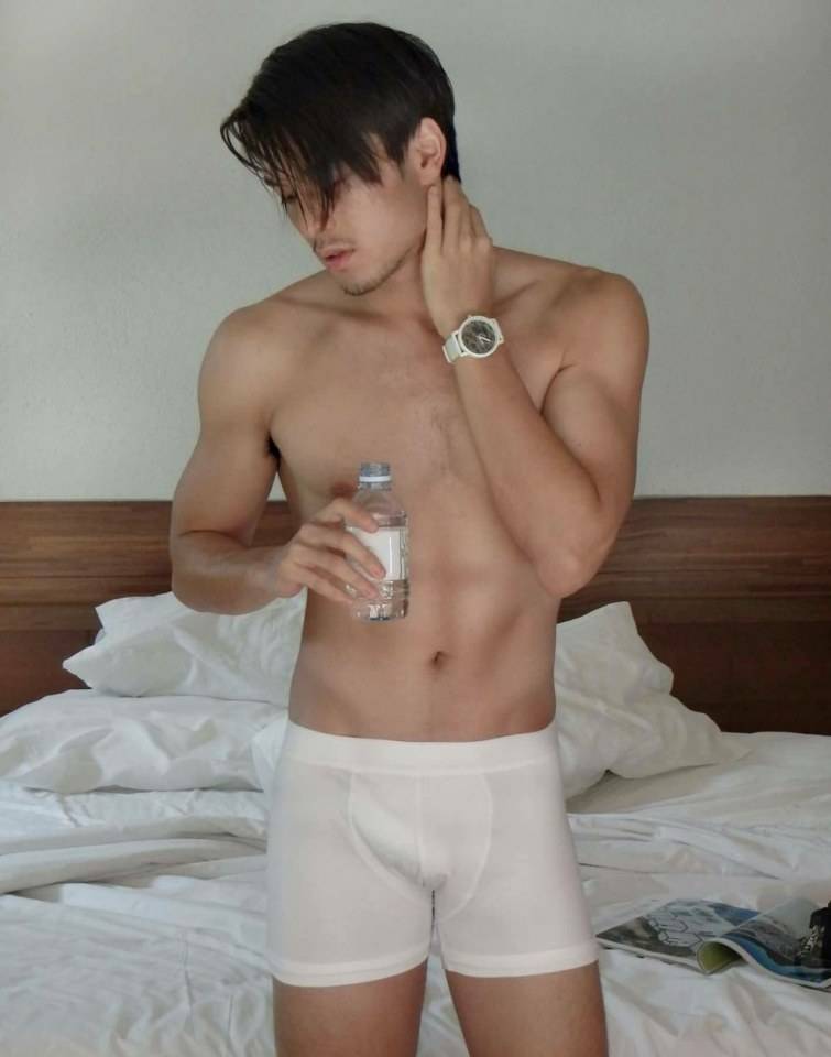 คนนี้เป็นนักบอลจริงหรือถ่ายเล่นๆ อ่ะ หล่อมากเลยนะ 1,946
