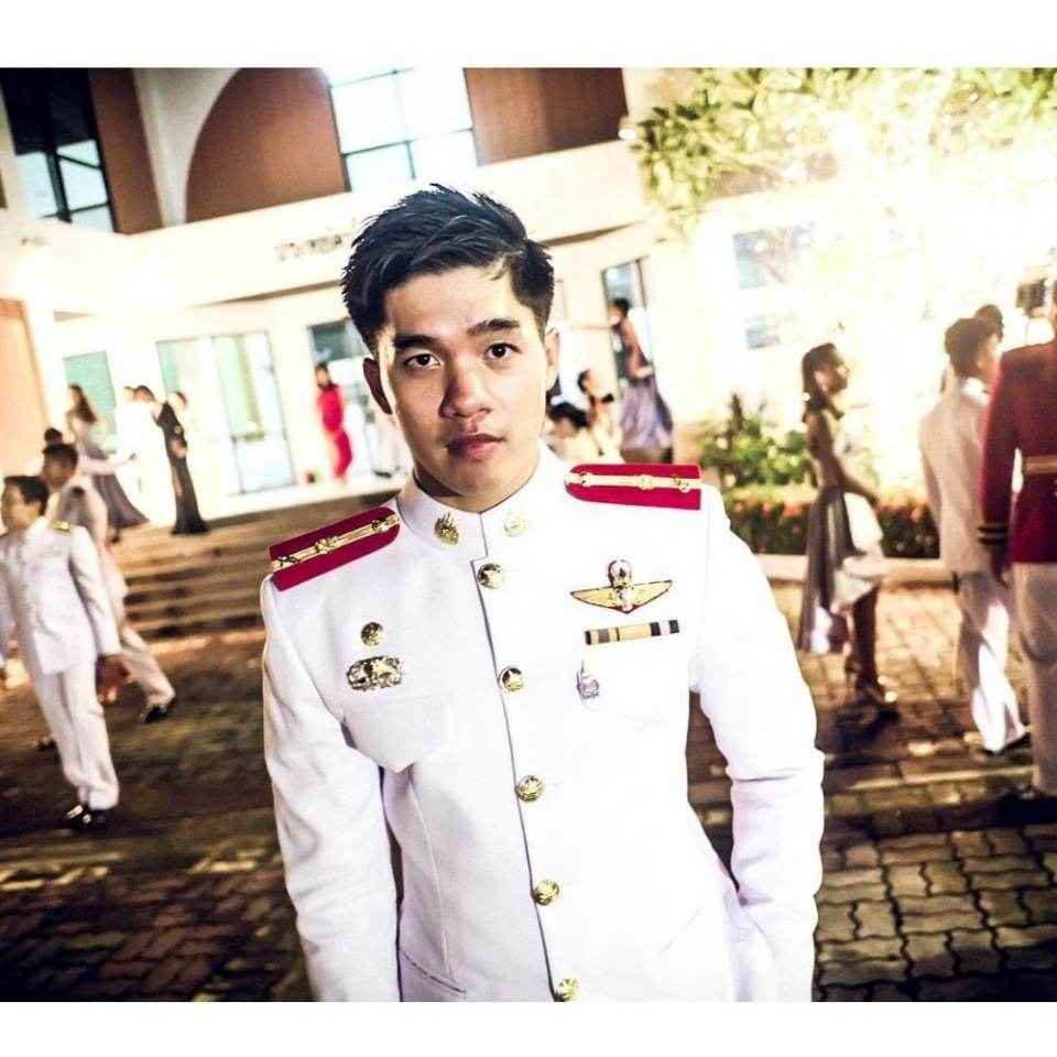 พี่ทหารคนนี้เริ่ดสุด  ใครเถียงโดนบารวีตบ 1,947