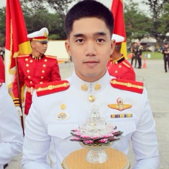 พี่ทหารคนนี้เริ่ดสุด  ใครเถียงโดนบารวีตบ 1,947