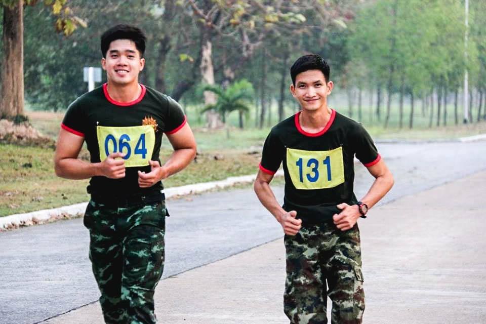 พี่ทหารคนนี้เริ่ดสุด  ใครเถียงโดนบารวีตบ 1,947