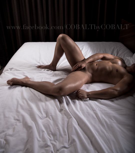 hot male 112 (18+)