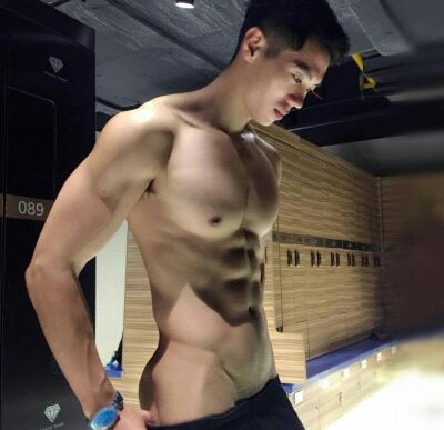 hot male 112 (18+)