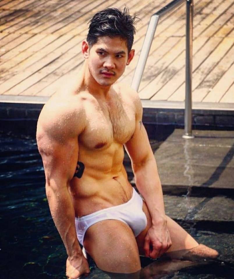 hot male 112 (18+)
