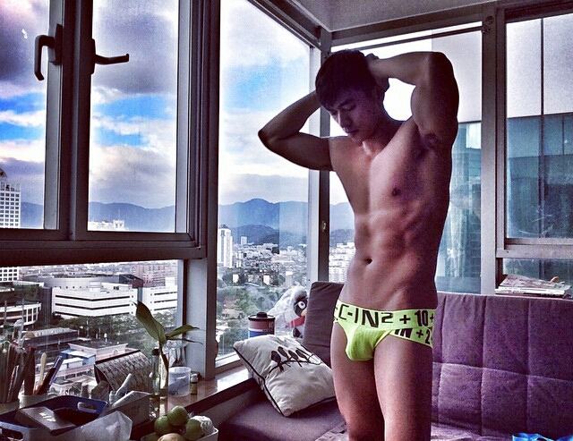 hot male 113 (18+)