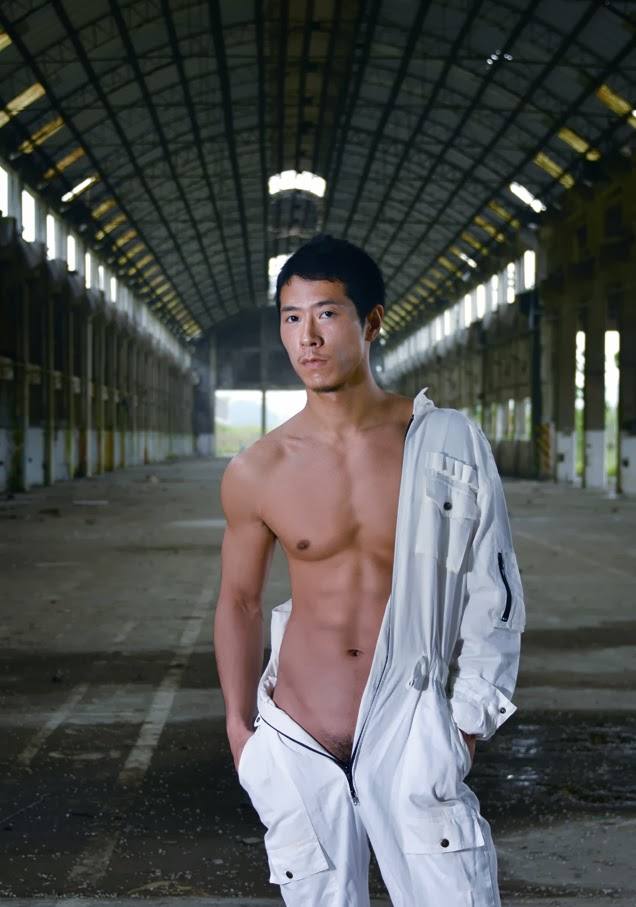 hot male 113 (18+)