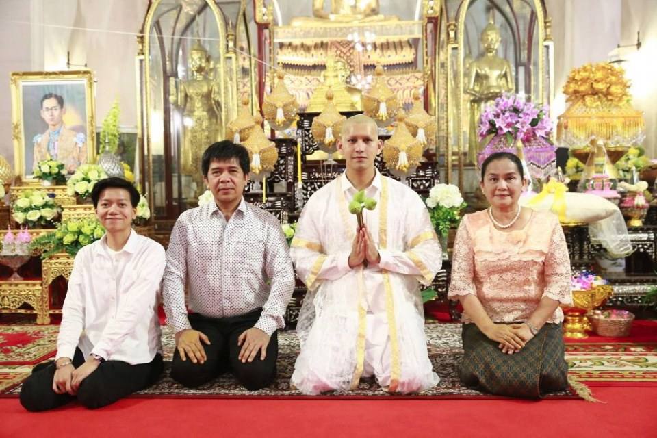จะบาปมั๊ย....รักหลวงพี่เหม