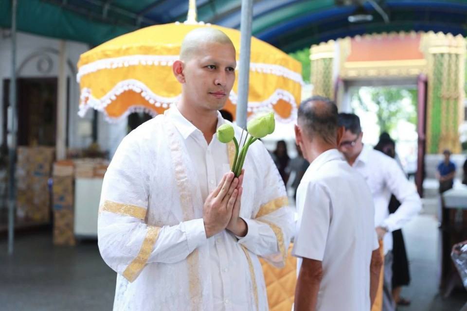 จะบาปมั๊ย....รักหลวงพี่เหม