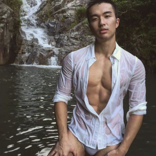hot male 114 (18+)