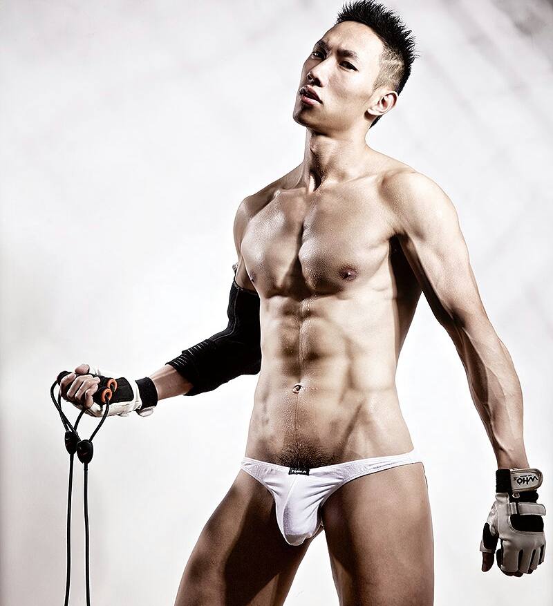 hot male 114 (18+)