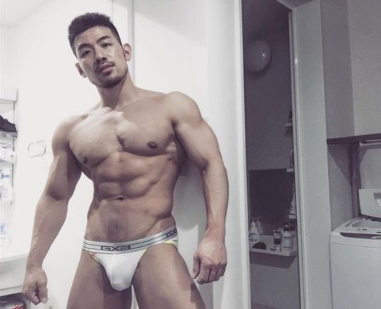 hot male 114 (18+)