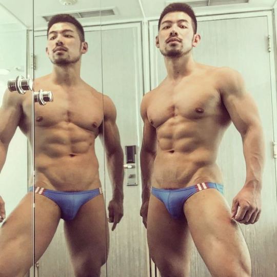 hot male 114 (18+)