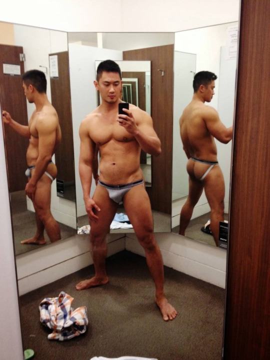hot male 115 (18+)