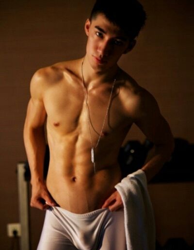 hot male 115 (18+)