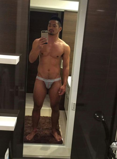 hot male 115 (18+)
