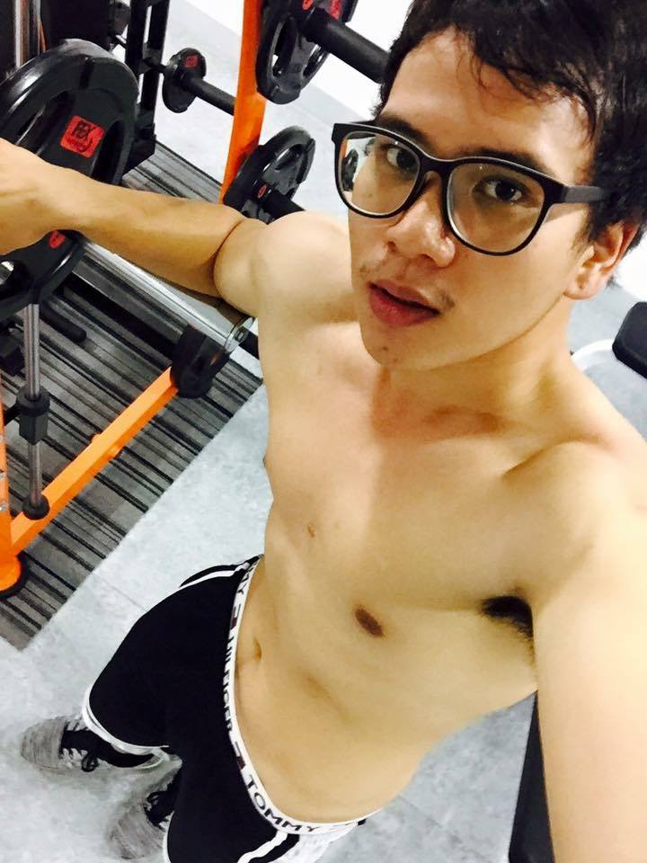 นั่นขอบกางเกงในใช่ไหมคะ 1,975