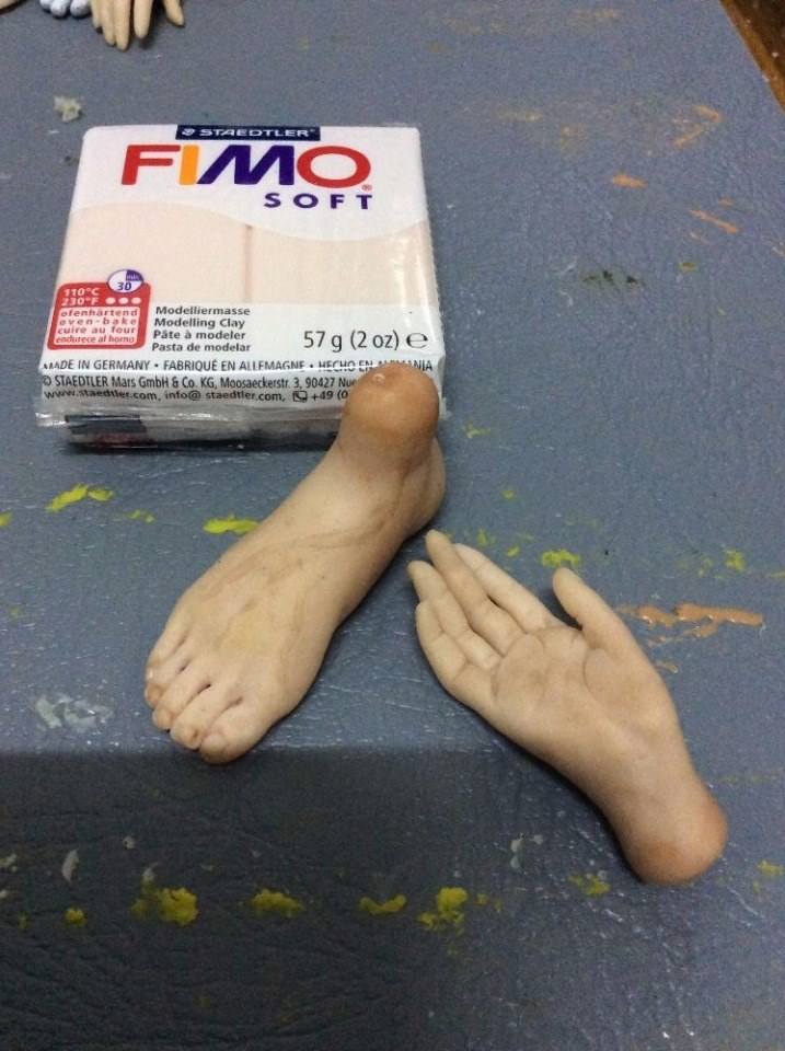 ใช้ดินโพลิเมอร์ FIMO ปั้นมือกับเท้าคับ