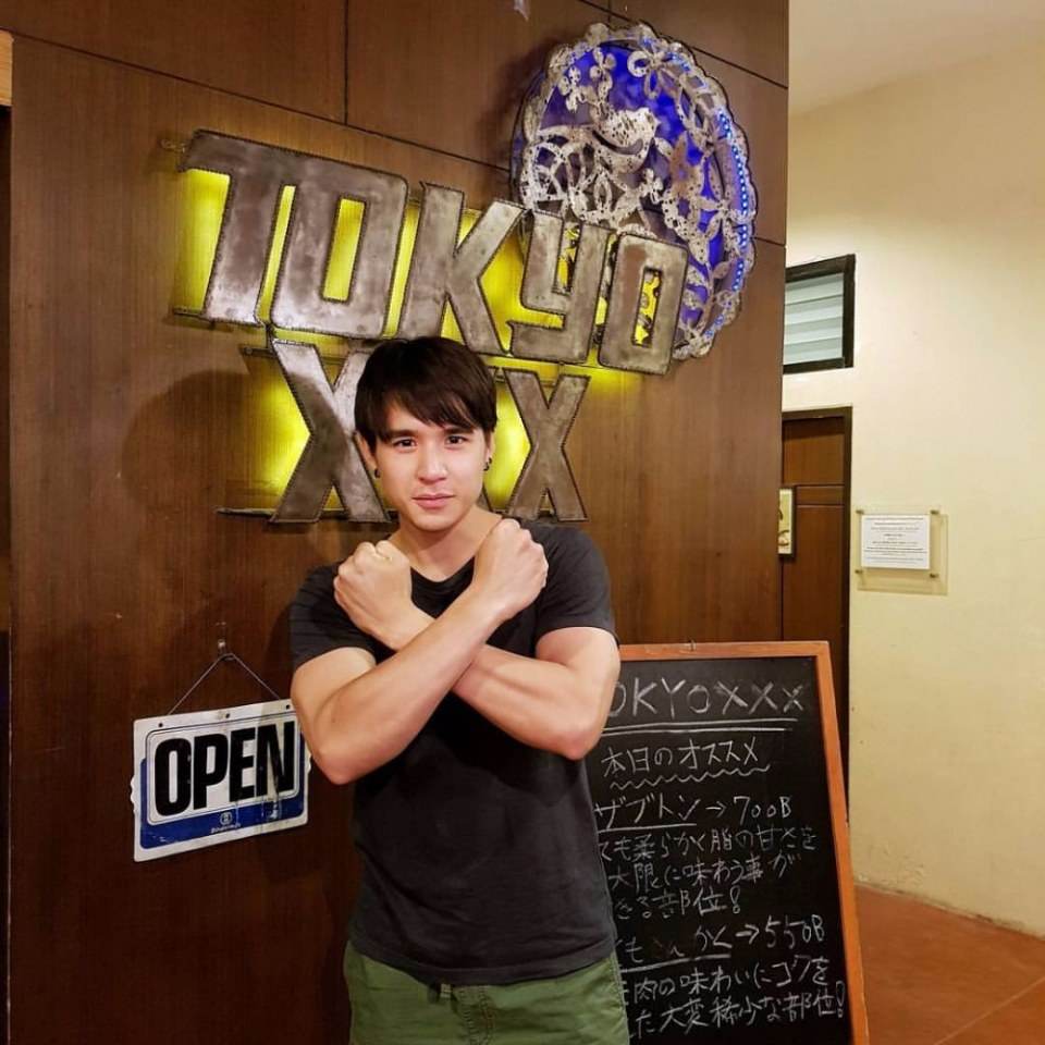 หล่อล่ำ ปล้ำเลยๆ