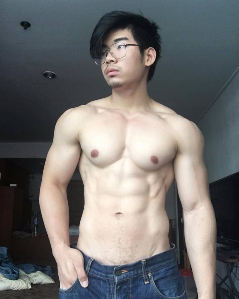 หล่อล่ำ ปล้ำเลยๆ